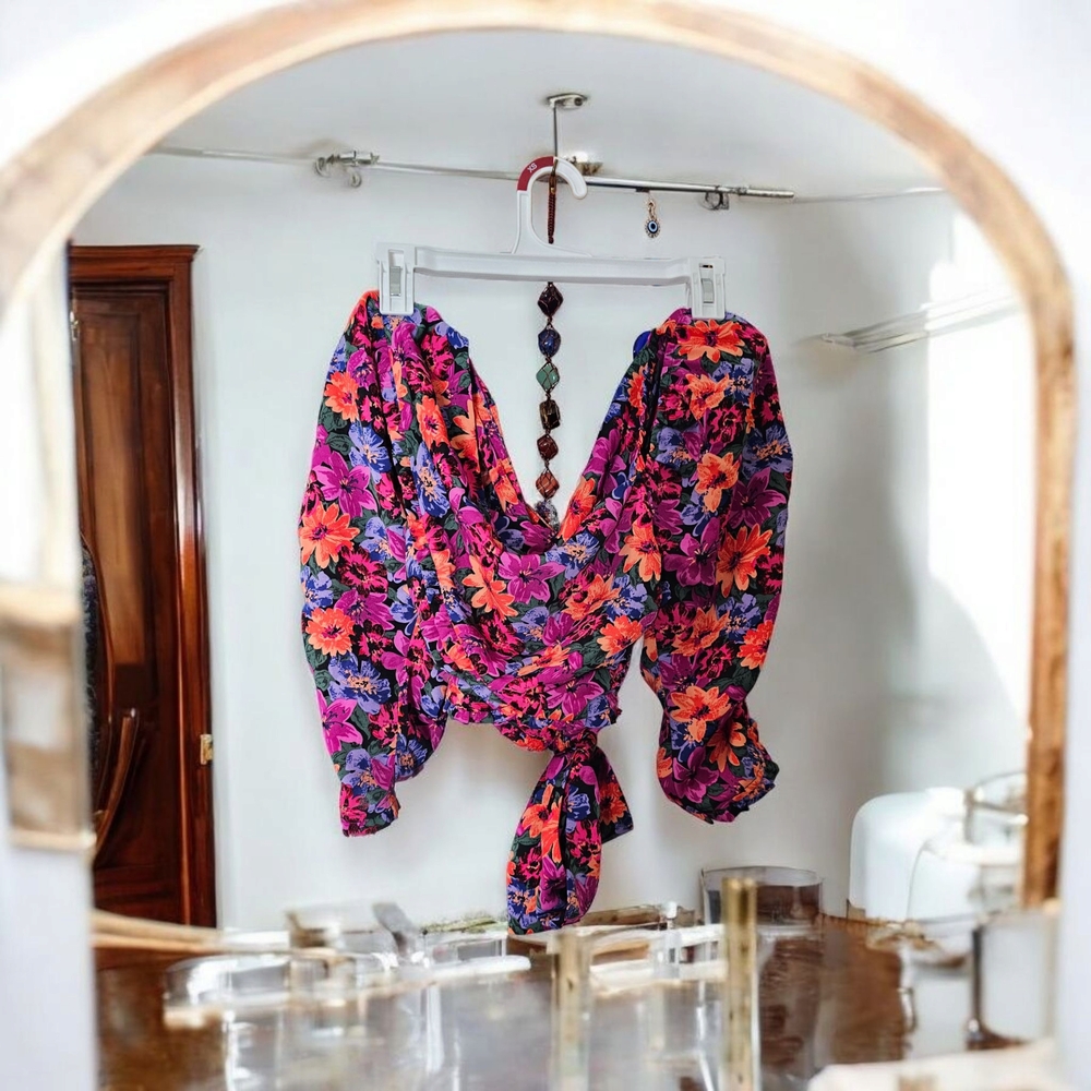 Floral Crop Top with Vibrant Colors